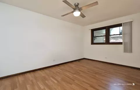 Bedroom - 1000 E Ardyce Ln, Mount Prospect, IL 60056 photo 4 of 7