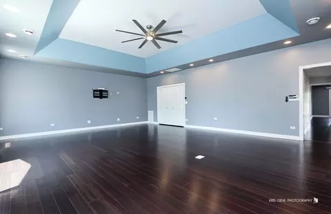 Living - 1000 E Ardyce Ln, Mount Prospect, IL 60056 photo 5 of 12