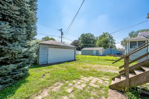 Exterior - 14947 Hamlin Ave, Midlothian, IL 60445 photo 3 of 3