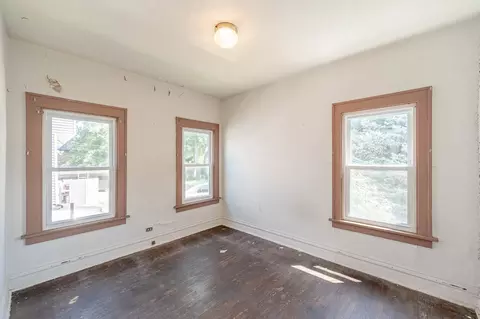 Bedroom - 14947 Hamlin Ave, Midlothian, IL 60445 photo 2 of 4
