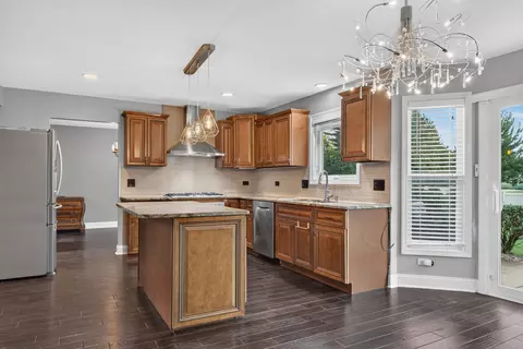 Kitchen - 24105 Cropland Dr, Plainfield, IL 60544 photo 5 of 5