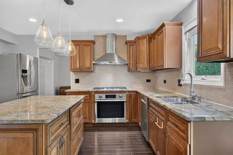 Kitchen - 24105 Cropland Dr, Plainfield, IL 60544 photo 3 of 5