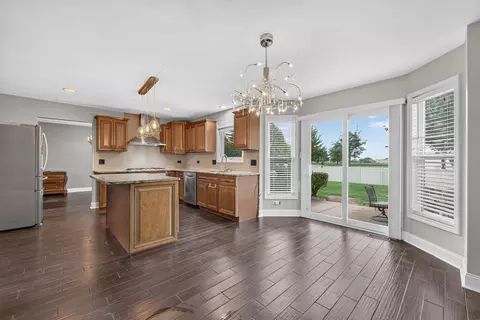 Kitchen - 24105 Cropland Dr, Plainfield, IL 60544 photo 4 of 5