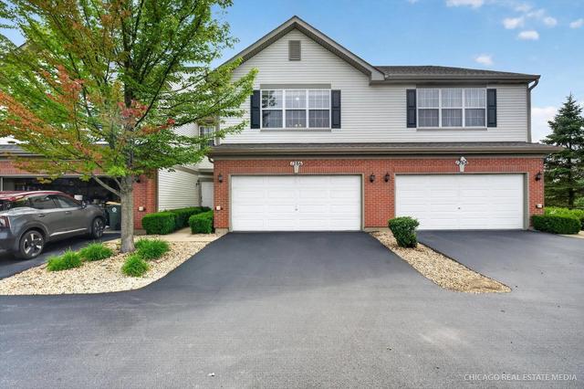 1286 W Black Wolf Rd, Round Lake, IL 60073