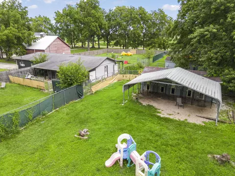 Exterior - 2013 Beecher Rd, Plano, IL 60545 photo 8 of 10