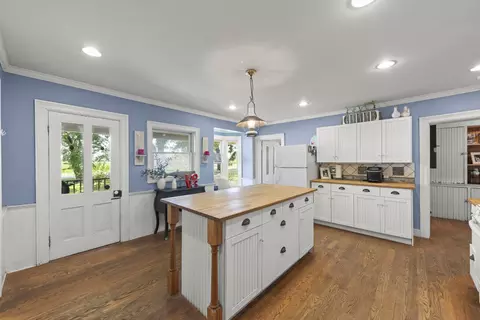 Kitchen - 2013 Beecher Rd, Plano, IL 60545 photo 4 of 4