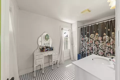 Bath - 2013 Beecher Rd, Plano, IL 60545 photo 1 of 2