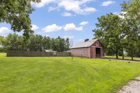 Exterior - 2013 Beecher Rd, Plano, IL 60545 photo 9 of 10