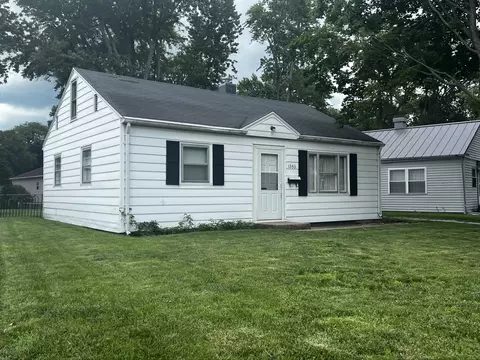 1353 Fairlawn Dr, Rantoul, IL 61866
