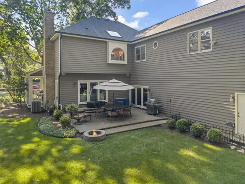 Exterior - 443 Timber Ridge Dr, Bartlett, IL 60103 photo 10 of 11