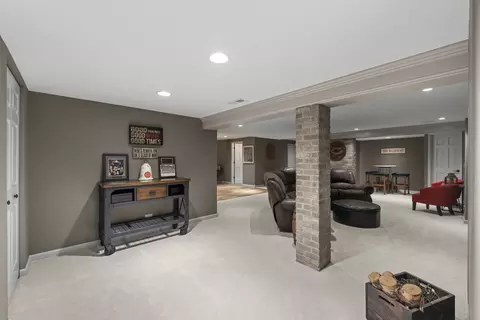 Entry Way - 443 Timber Ridge Dr, Bartlett, IL 60103 photo 4 of 4