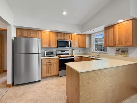 Kitchen - 562 Pine Meadow Dr, Dixon, IL 61021 photo 2 of 3