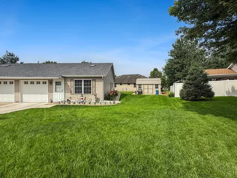 Exterior - 562 Pine Meadow Dr, Dixon, IL 61021 photo 6 of 6