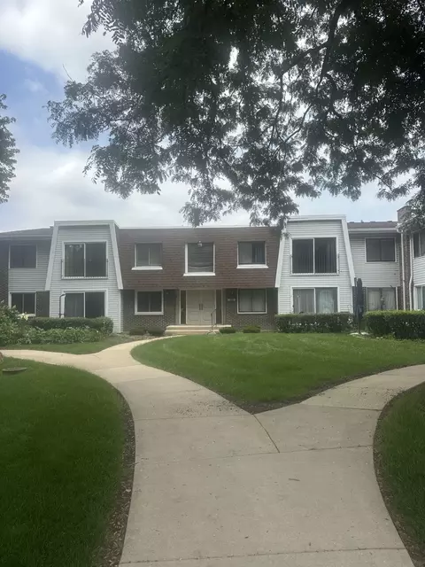 2711 Hobson Rd #2, Woodridge, IL 60517