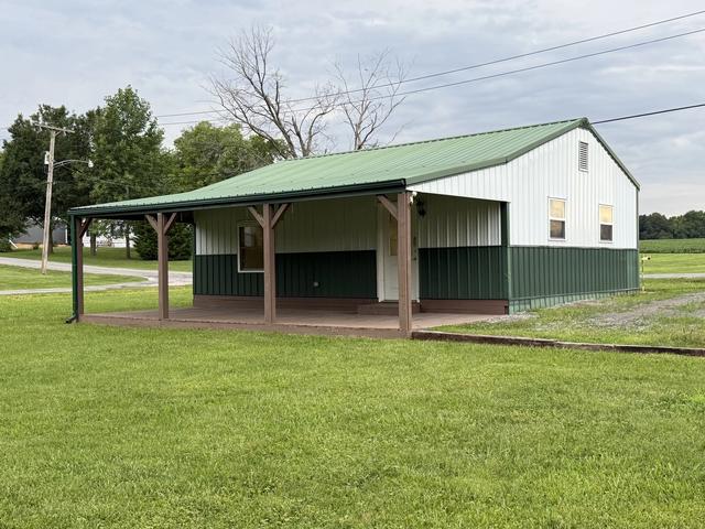 703 O Henry St, Mcleansboro, IL 62859