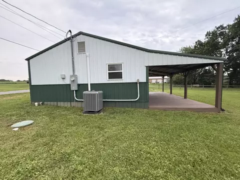 703 O Henry St, Mcleansboro, IL 62859 photo 7
