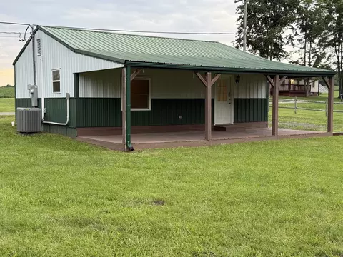 703 O Henry St, Mcleansboro, IL 62859 photo 2