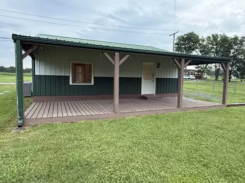 703 O Henry St, Mcleansboro, IL 62859 photo 3