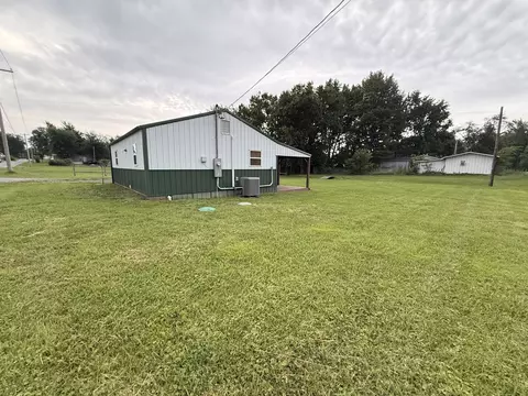 703 O Henry St, Mcleansboro, IL 62859 photo 13