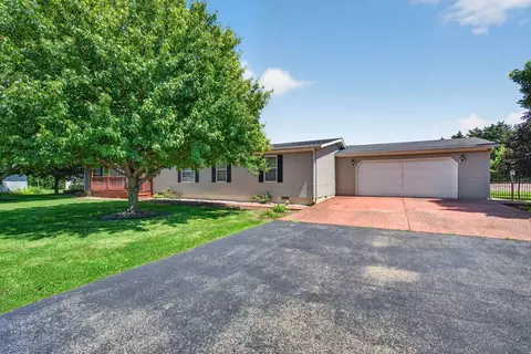 414 N Pine St, Gardner, IL 60424 photo 3