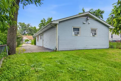 Exterior - Undisclosed, Aurora, IL 60505 photo 6 of 6