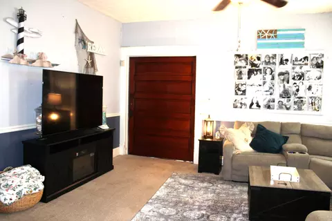 Entry Way - 230 N Cherry St, Centralia, IL 62801 photo 7 of 13