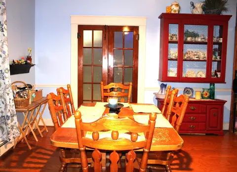 Dining - 230 N Cherry St, Centralia, IL 62801 photo 2 of 4