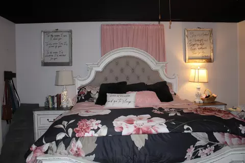 Bedroom - 230 N Cherry St, Centralia, IL 62801 photo 1 of 7
