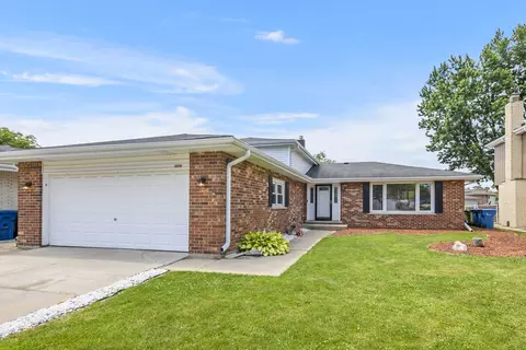 9336 Moody Ave, Oak Lawn, IL 60453