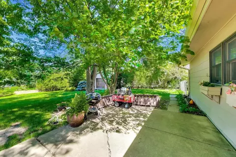 170 Westview St, Hoffman Estates, IL 60169 photo 25