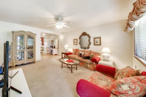 170 Westview St, Hoffman Estates, IL 60169 photo 5