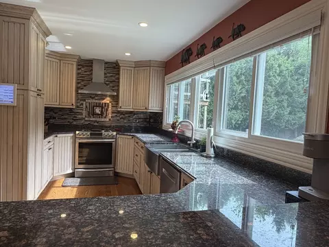 Kitchen - 1683 Castaway Ct, Hoffman Estates, IL 60010 photo 2 of 5