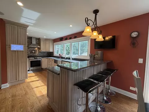 Kitchen - 1683 Castaway Ct, Hoffman Estates, IL 60010 photo 3 of 5