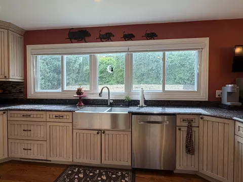 Kitchen - 1683 Castaway Ct, Hoffman Estates, IL 60010 photo 4 of 5