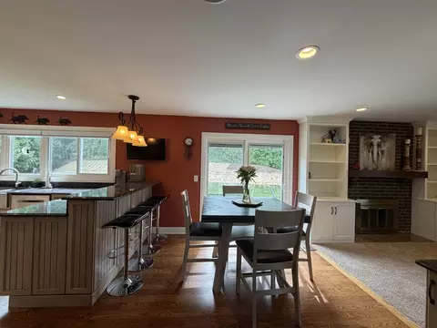 Dining - 1683 Castaway Ct, Hoffman Estates, IL 60010 photo 1 of 1