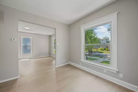 Living - 780 S Elm Ave, Kankakee, IL 60901 photo 4 of 4