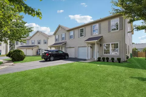 738 S Shannon Dr, Romeoville, IL 60446