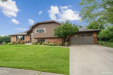 105 Azalea Rd, Frankfort, IL 60423