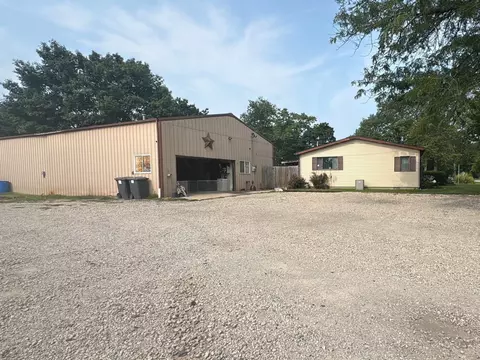 Exterior - 403 E Byron St, Sidney, IL 61877 photo 3 of 14
