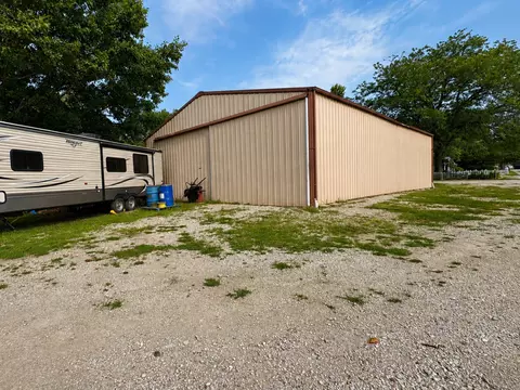 Exterior - 403 E Byron St, Sidney, IL 61877 photo 13 of 14