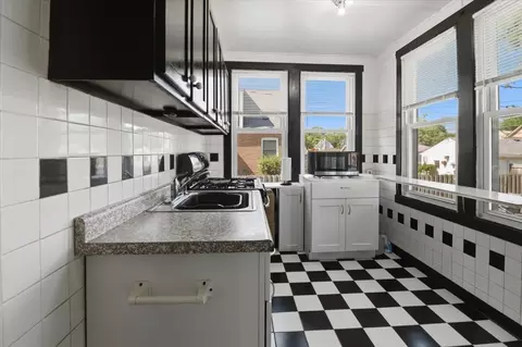 Kitchen - 4017 Oak Ave, Brookfield, IL 60513 photo 1 of 2