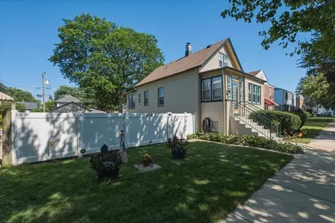 Exterior - 4017 Oak Ave, Brookfield, IL 60513 photo 2 of 6