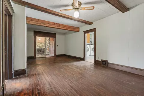 Living - 105 W Maple St, Roberts, IL 60962 photo 2 of 4