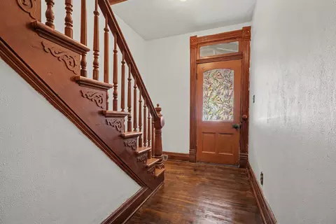 Entry Way - 105 W Maple St, Roberts, IL 60962 photo 2 of 4