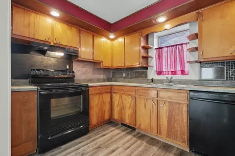 Kitchen - 105 W Maple St, Roberts, IL 60962 photo 2 of 4