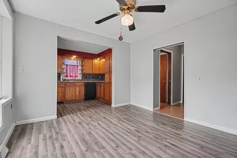 Living - 105 W Maple St, Roberts, IL 60962 photo 4 of 4