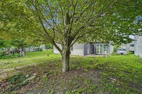 Exterior - 105 W Maple St, Roberts, IL 60962 photo 5 of 7