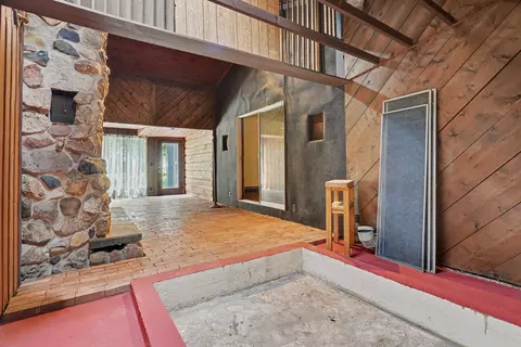 Entry Way - 105 W Maple St, Roberts, IL 60962 photo 4 of 4