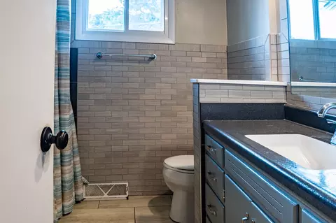 Bath - 810 42nd St, Moline, IL 61265 photo 1 of 3
