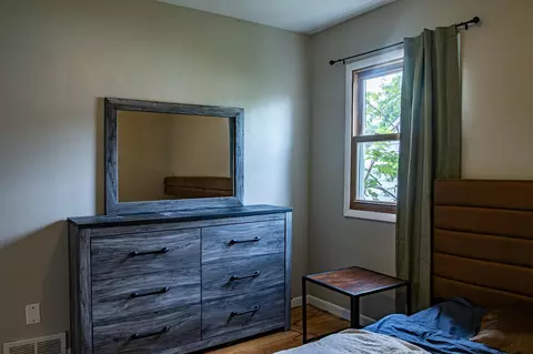 Bedroom - 810 42nd St, Moline, IL 61265 photo 4 of 8